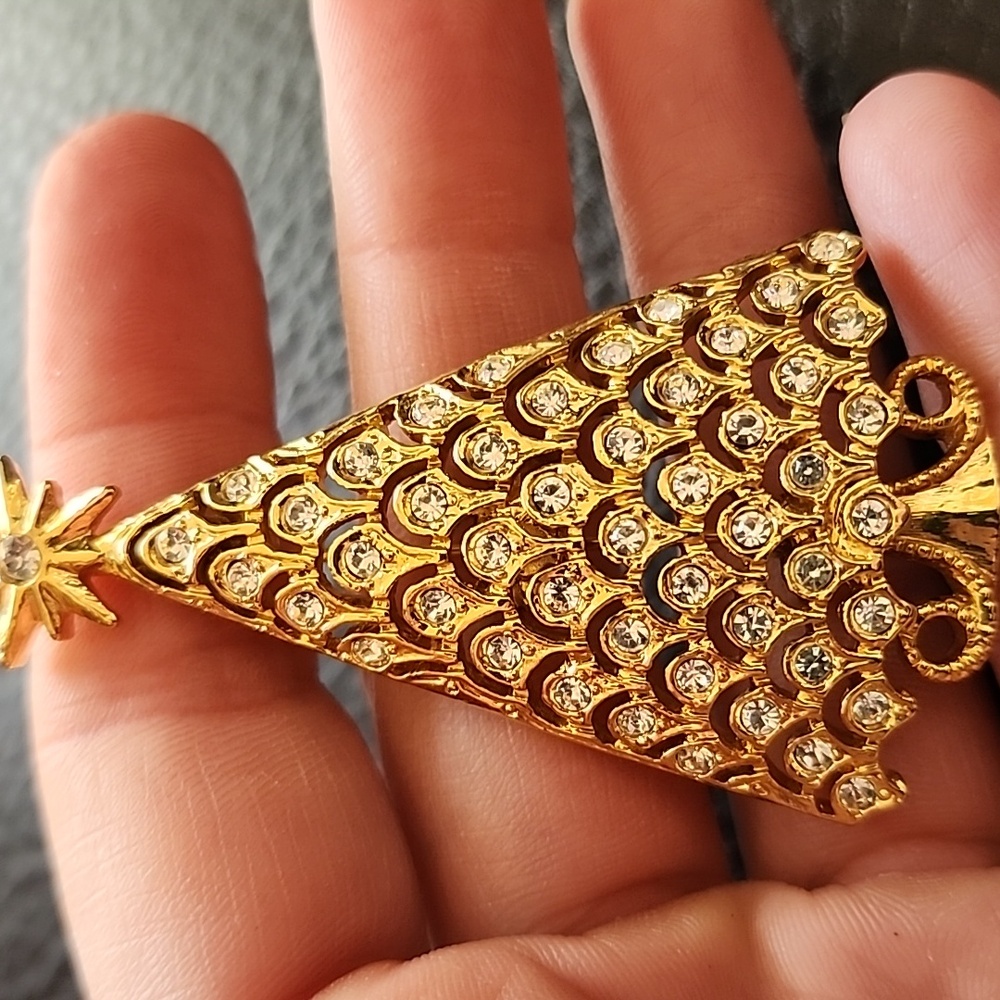Vtg Avante Gold Christmas Tree Brooch